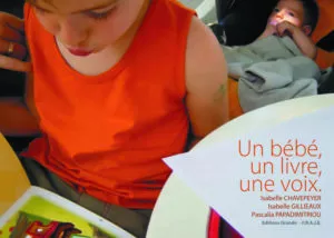 UN BÉBÉ, UN LIVRE, UNE VOIX