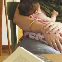 UN BÉBÉ, UN LIVRE, UNE VOIX